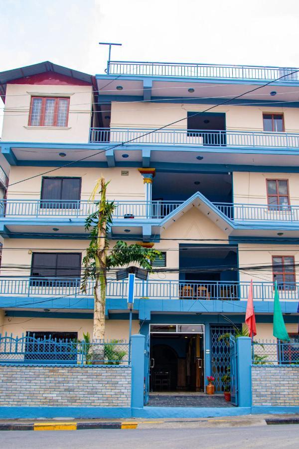 Hotel Middle Point Pvt Ltd Pokhara Extérieur photo